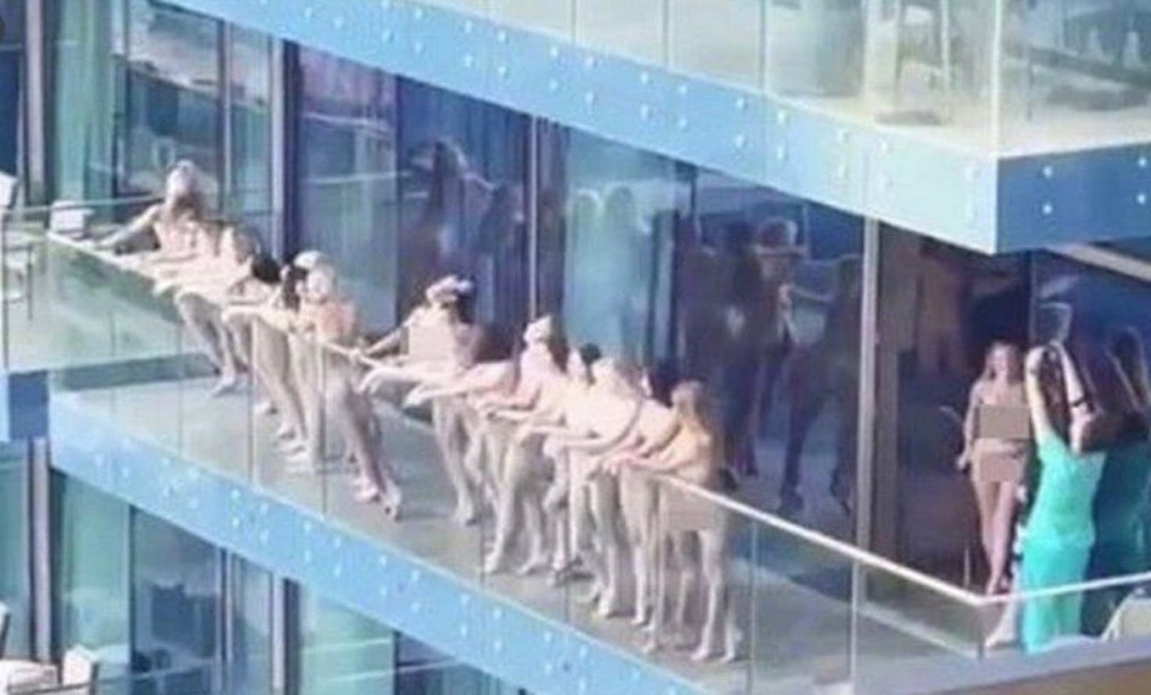 Models, die in Dubai nackt auf dem Balkon posierten, wurden verhaftet.