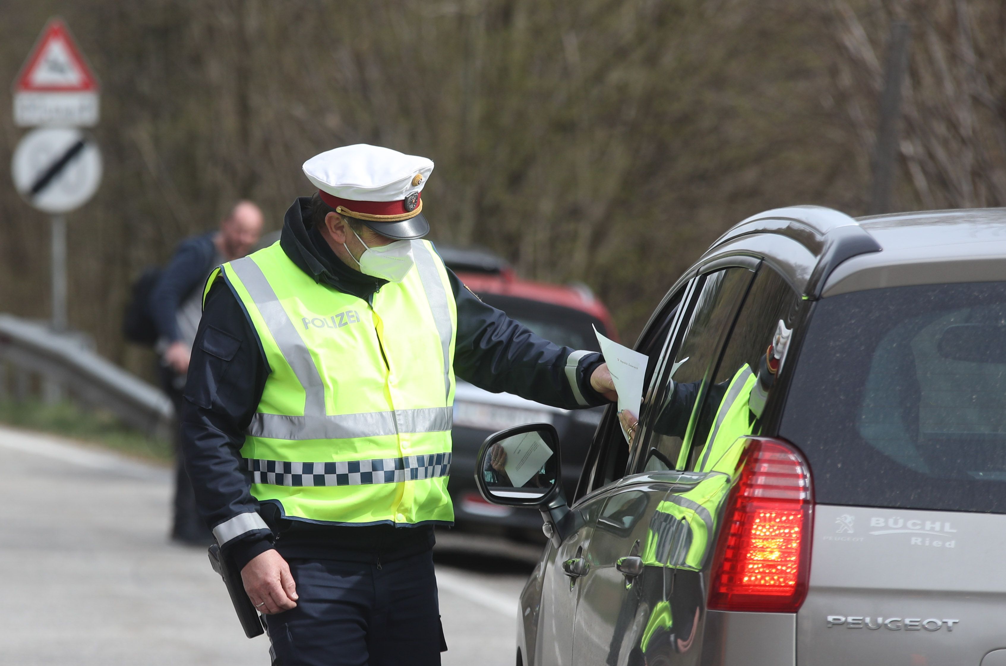 04.04.2021, Wildenau, AUT, Ausreisekontrollen, Fototermin, Aktuelle Bilder, Wildenau, im Bild Ausreisekontrolle, Wildenau, Pressefoto Scharinger © 2021, PhotoCredit D. Scharinger