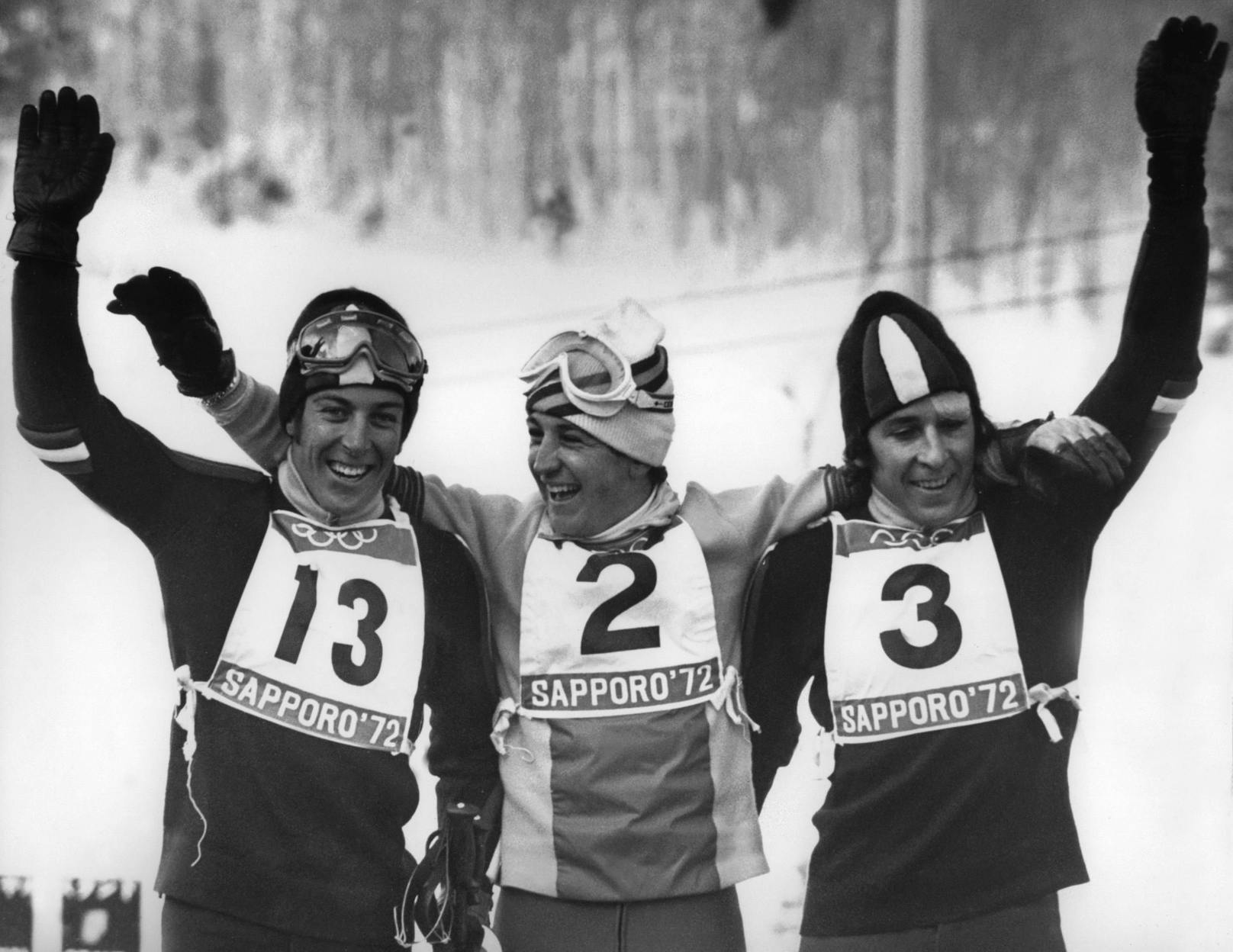 Roland Thöni jubelte 1972 über Olympia-Bronze. Der Spanier Francisco Fernandez Ochoa (Mitte) gewann vor seinem Cousin Gustav Thöni.