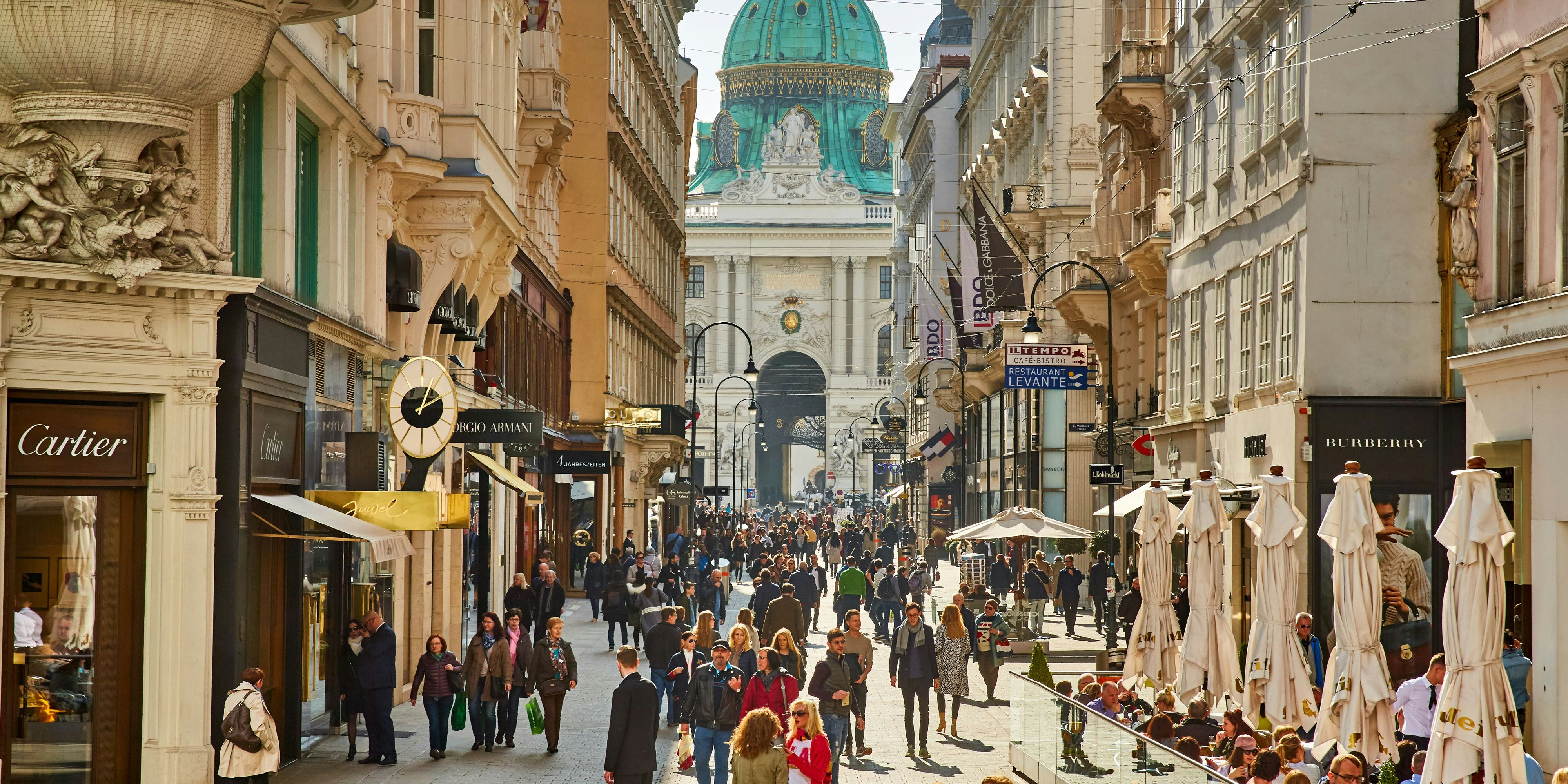Kurz stellte bei der Pressekonferenz erste Öffnungsschritte für Mai in Aussicht.