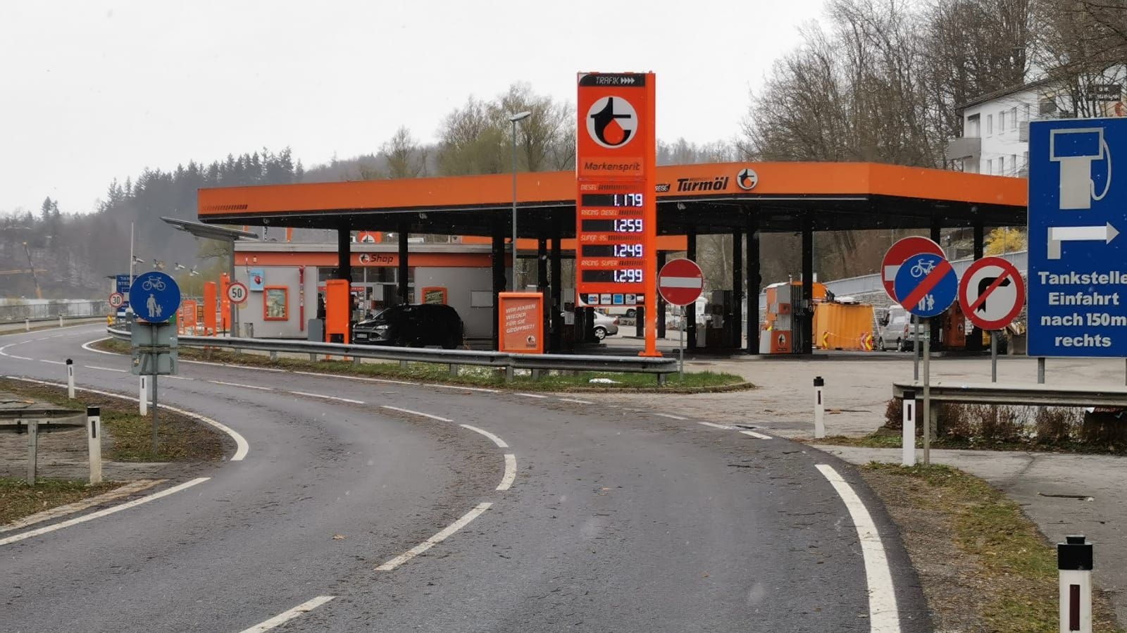 Diese Tankstelle in Achleiten bei Passau wollte Deutsche anlocken.