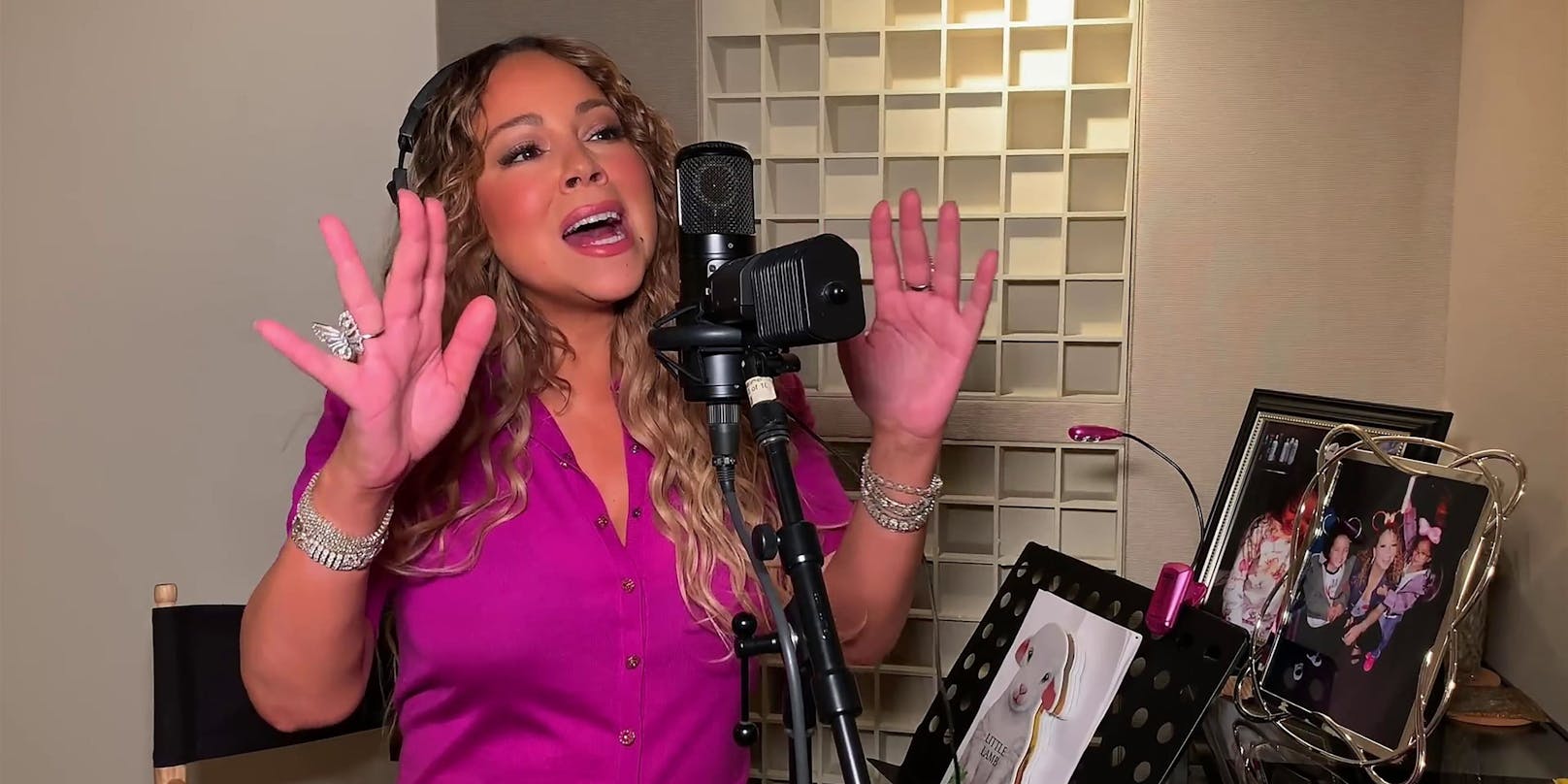 <strong>Mariah Carey </strong>stimmt nicht nur im Tonstudio die höchsten Töne an. Auch ihre Corona-Schutzimpfung bringt die Diva zum Singen.<br>