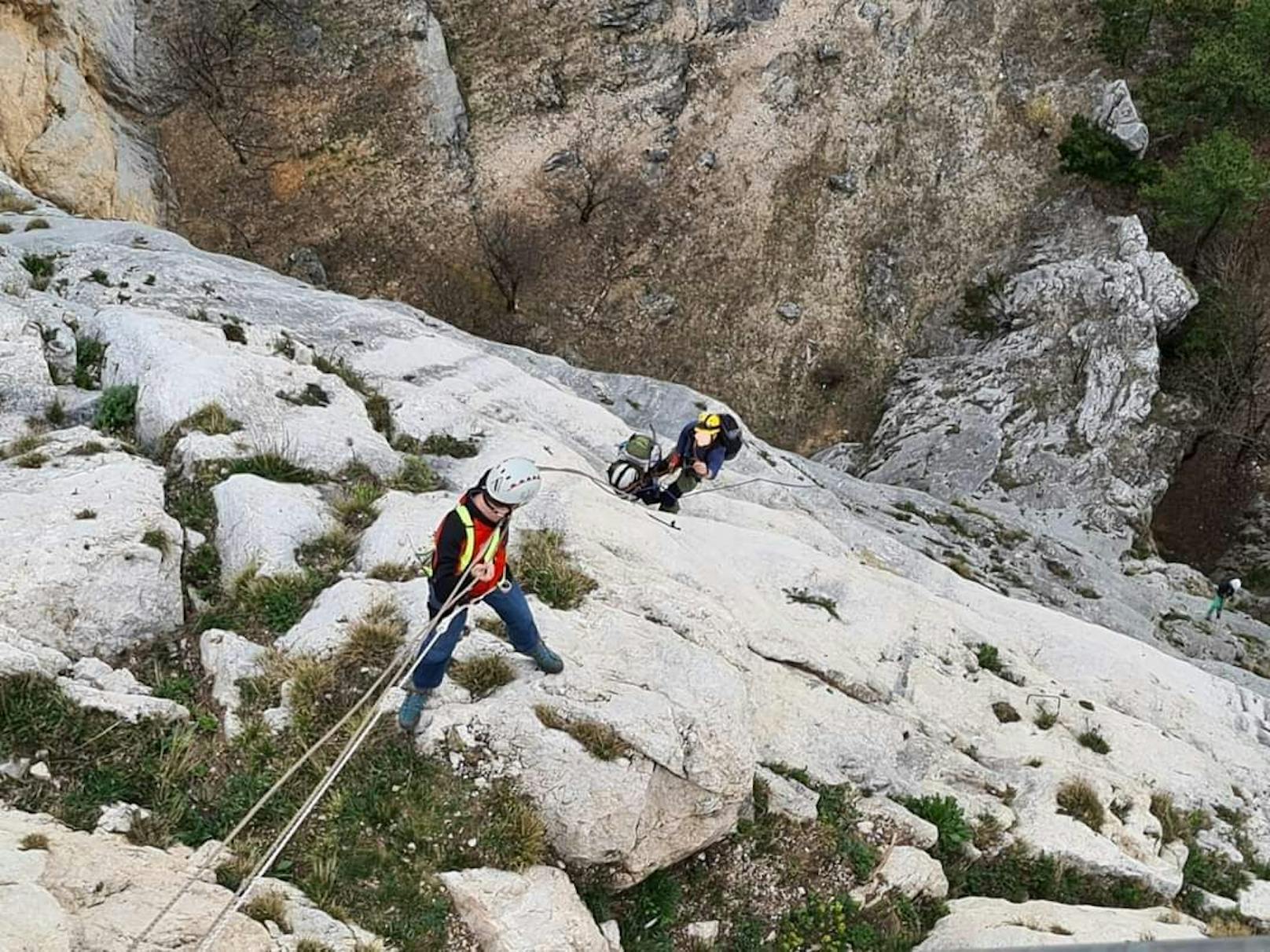 Bergrettung rettete zwei Kletterer auf der Hohen Wand
