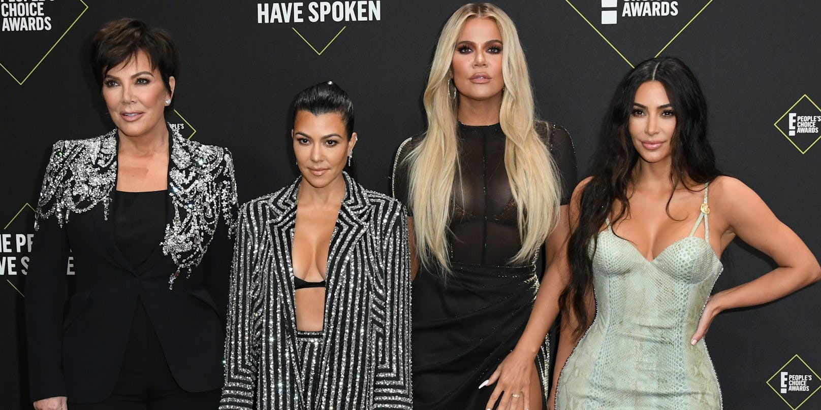 Kris Jenner hatte besonders mit ihren Töchtern Kourtney Kardashian, Khloe Kardashian und Kim Kardashian alle Hände voll zu tun.