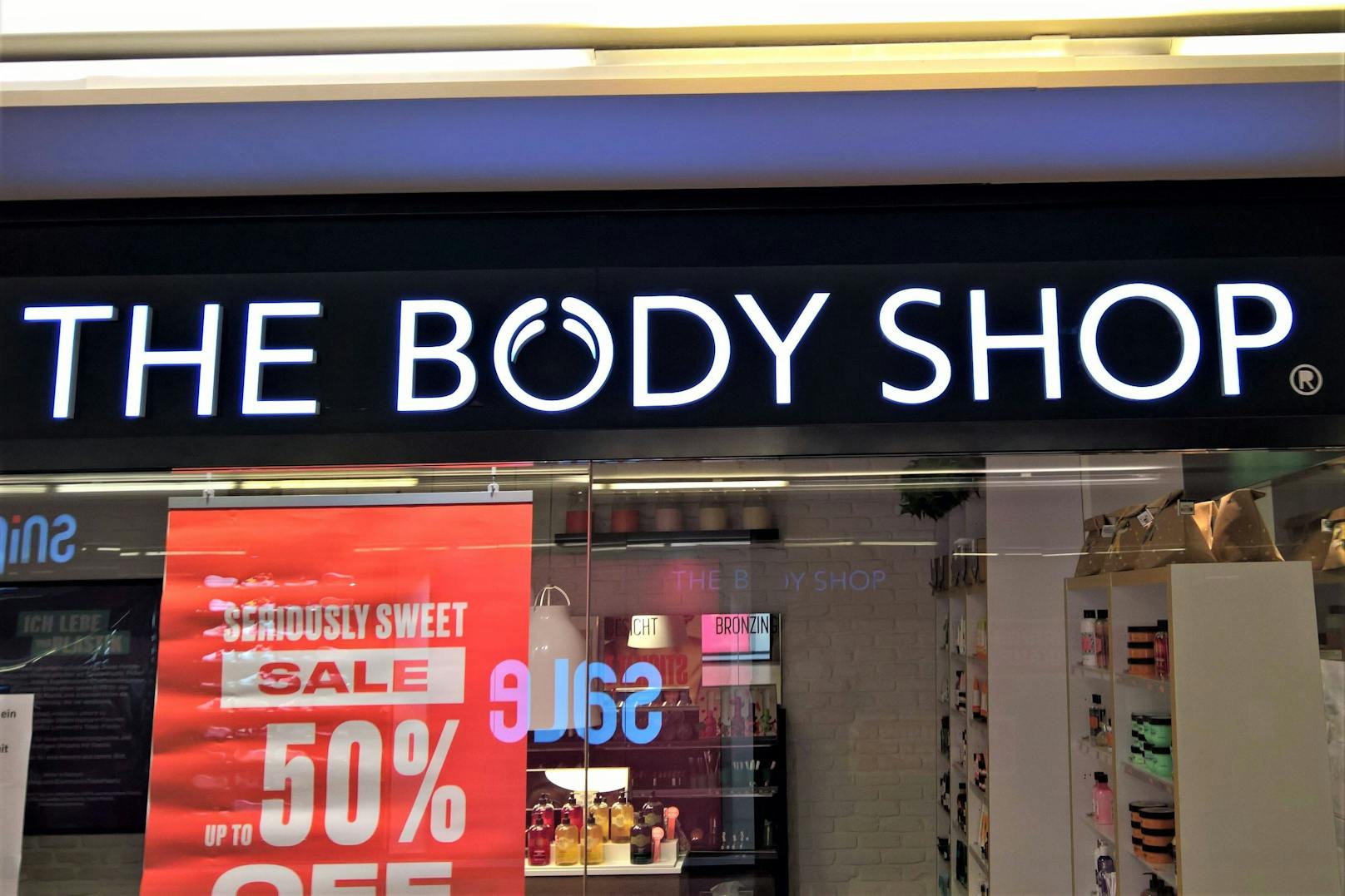 The Body Shop ist eine britische Kosmetikkette, die es auch in Österreich gibt.