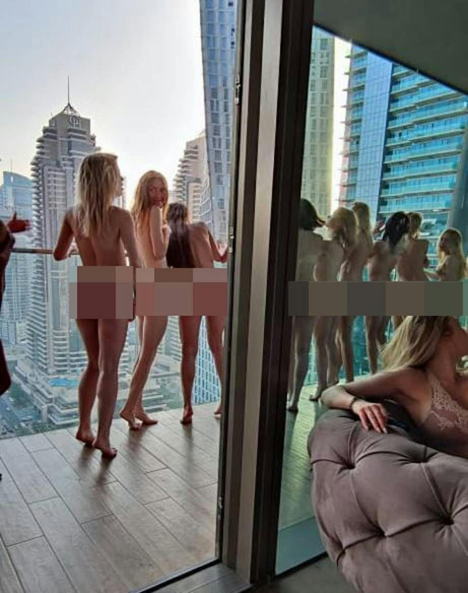 Nackt-Models in Dubai - so posierten sie auf einem Balkon eines Hochhauses.