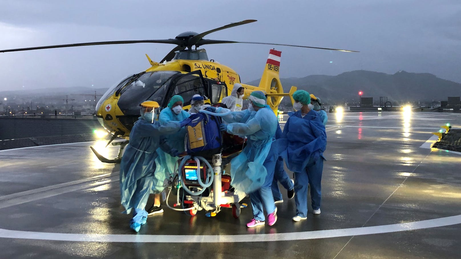Der Mann wurde schwer verletzt von einem Christophorus-Helikopter ins Spital gebracht (Symbolfoto).