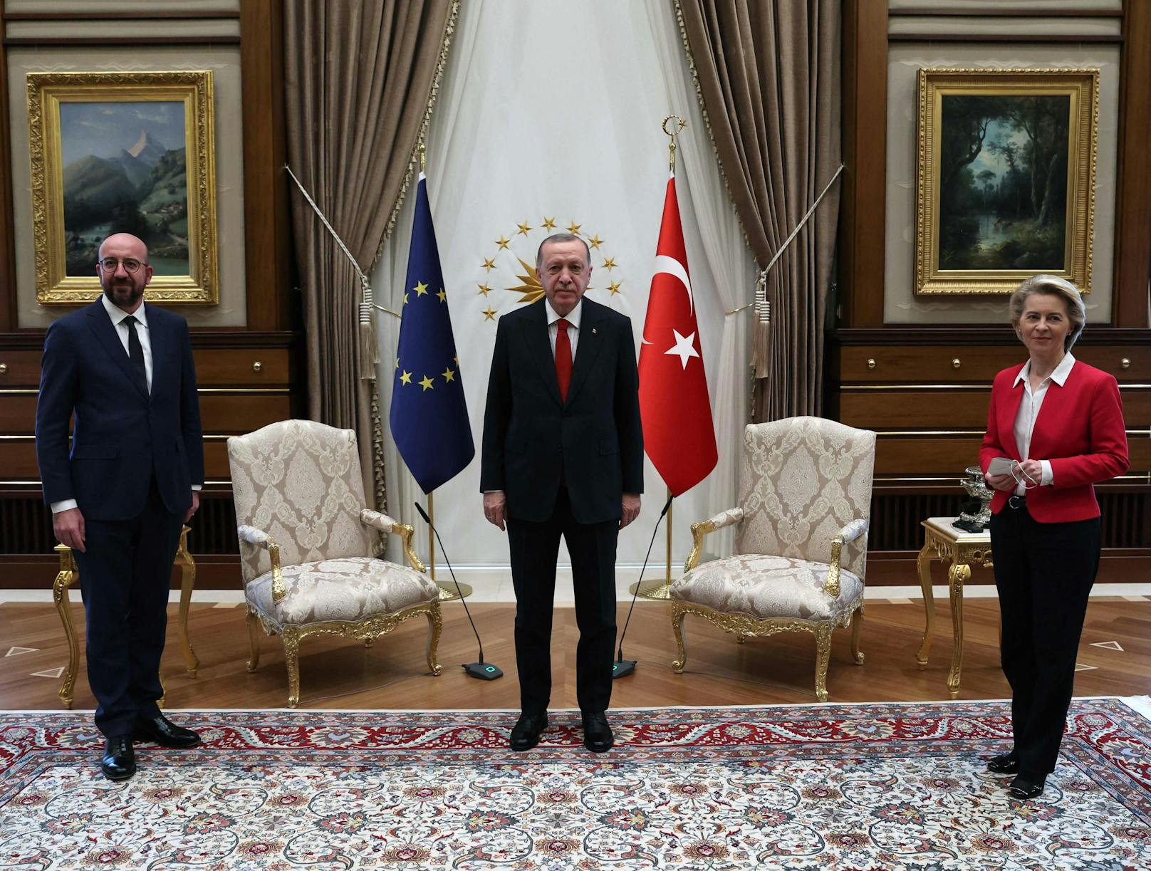 Bei dem Treffen der EU-Spitze standen die Verbesserung der Beziehungen der Staaten mit der Türkei am Programm. Ebenso Thema war der türkische Ausstieg aus der Istanbul-Konvention zum Schutz von Frauen gegen Gewalt.