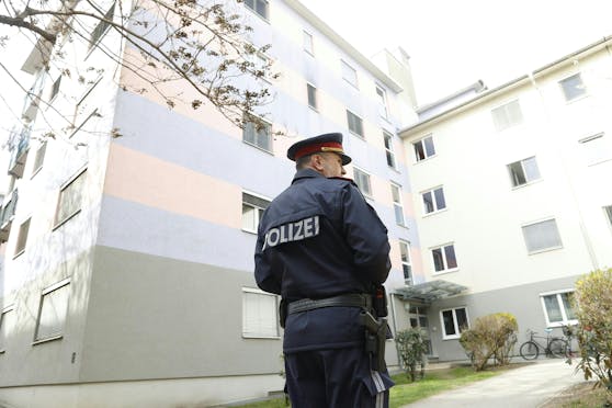 Ein Mann hat in Graz in einer Wohnung in der Idlhofgasse seine Frau getötet. 