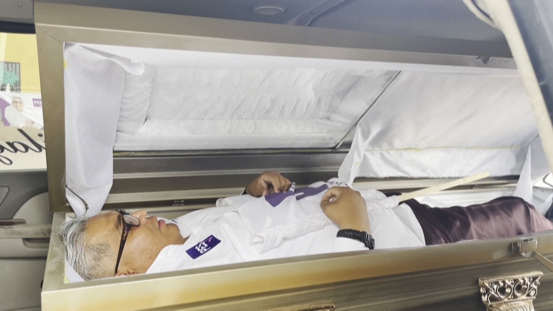 Carlos Mayorga, Lokalpolitiker in Chihuahua, bei seinem ungewöhnlichen Auftritt.