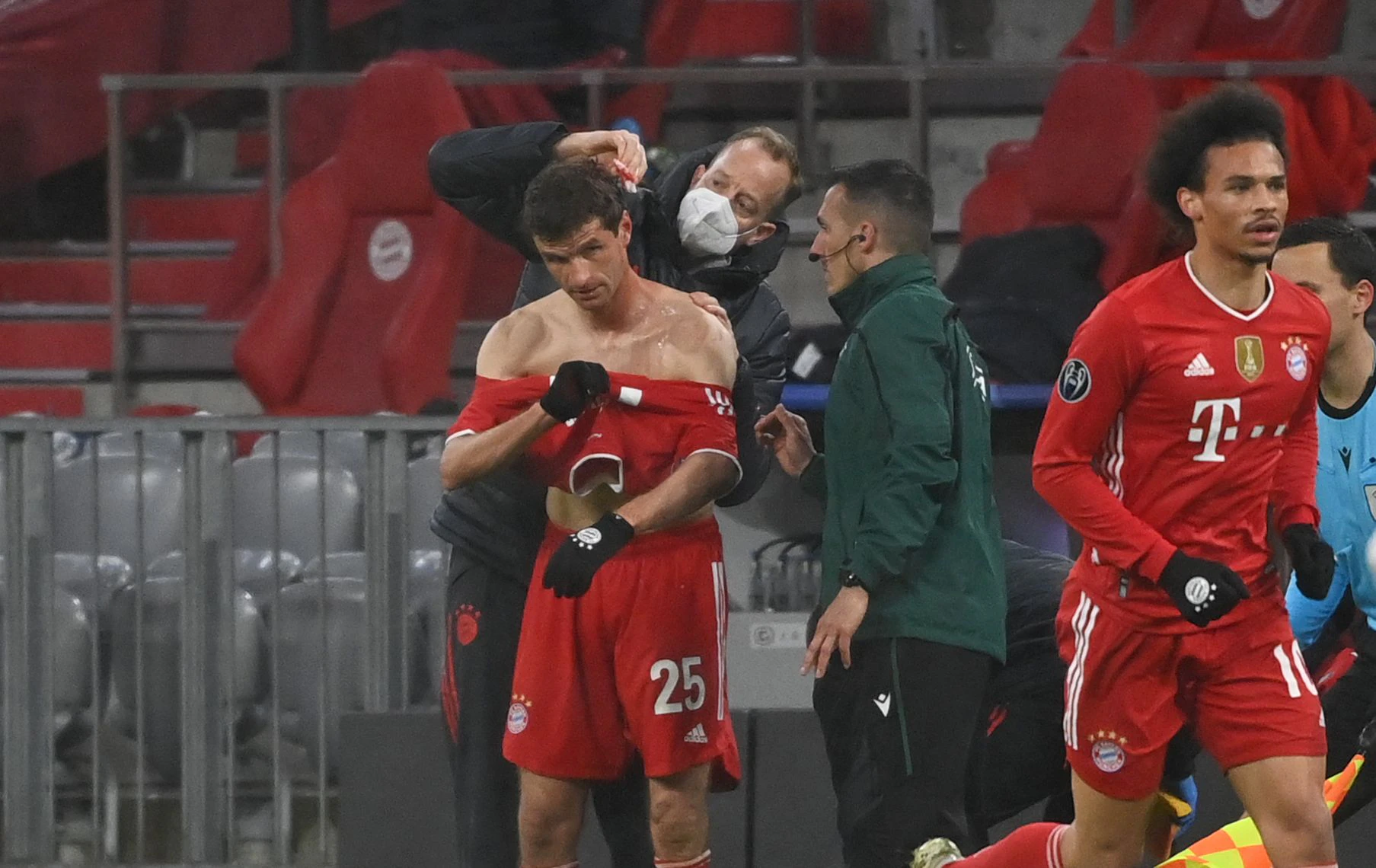 Thomas Müller kämpfte trotz Wunde im Nacken
