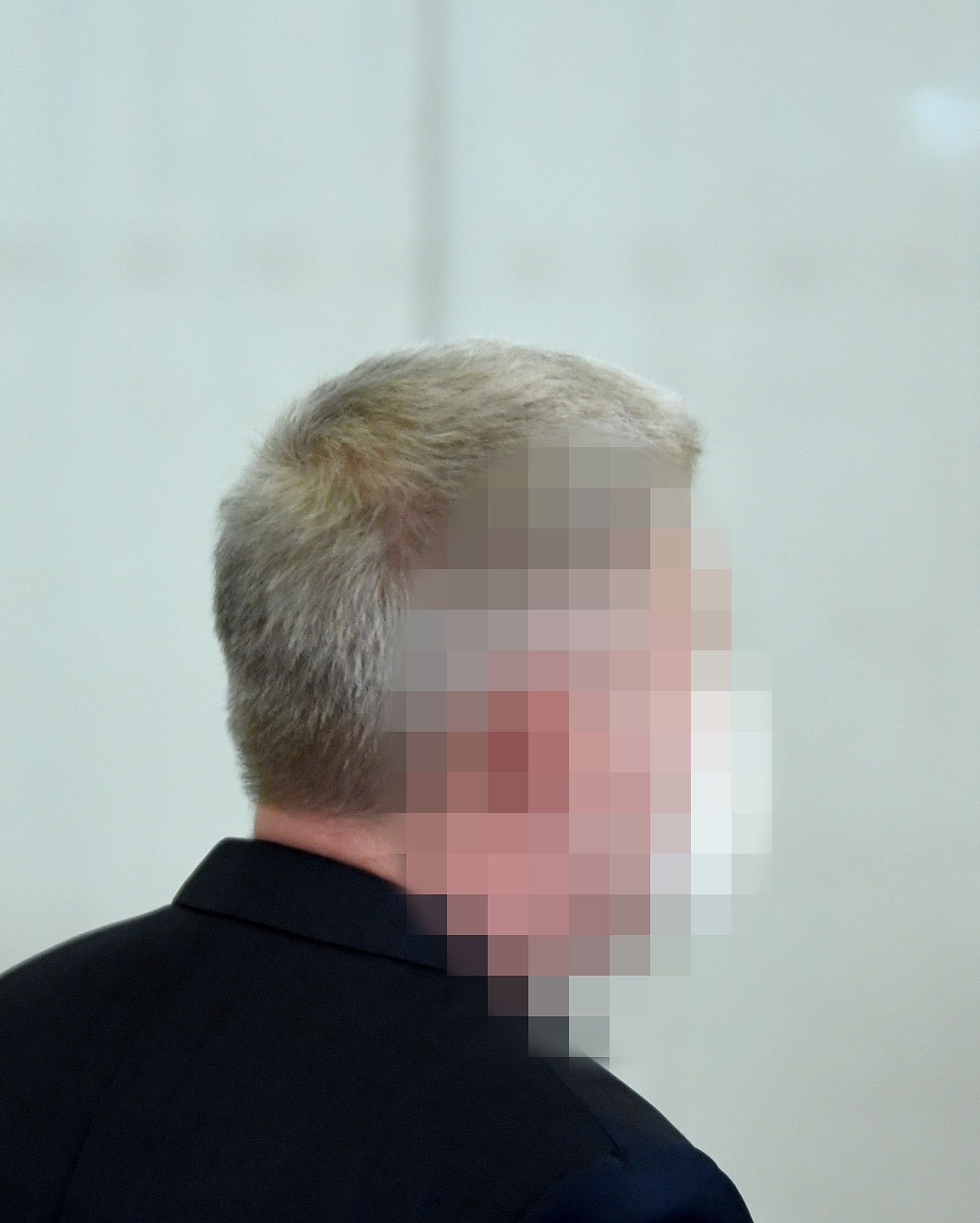 Download von www.picturedesk.com am 08.04.2021 (09:55).  ABD0018_20210408 - WIEN - ÖSTERREICH: Der als Zeuge geladene Julian H. (l./mutmaßlicher Drahtzieher Ibiza-Video) sowie Anwalt Alfred Noll im Rahmen des parlamentarische Ibiza-U-Ausschusses im Camineum der Nationalbibliothek in Wien am Donnerstag, 8. April 2021. - FOTO: APA/ROLAND SCHLAGER - 20210408_PD0717 - Rechteinfo: Rights Managed (RM)