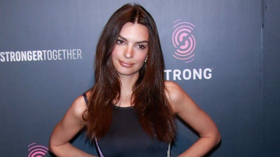Model Emily Ratajkowski lässt die Welt am ihrem Babyalltag teilhaben. Doch ihr neuestes Posting sorgt im Netz für heftige Diskussionen.