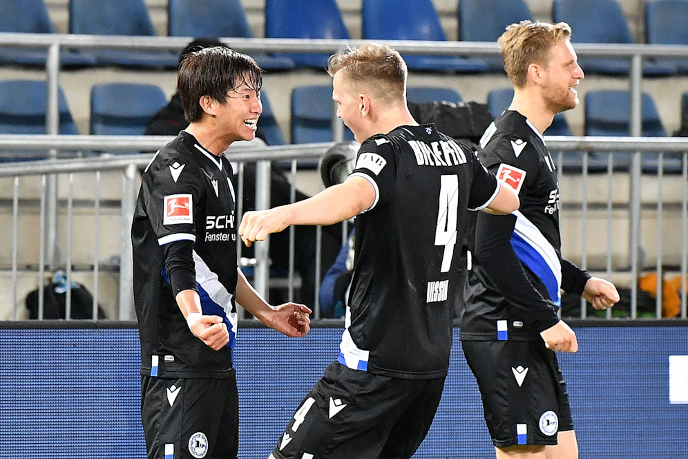 Arminia Bielefeld feiert einen wichtigen Sieg. 