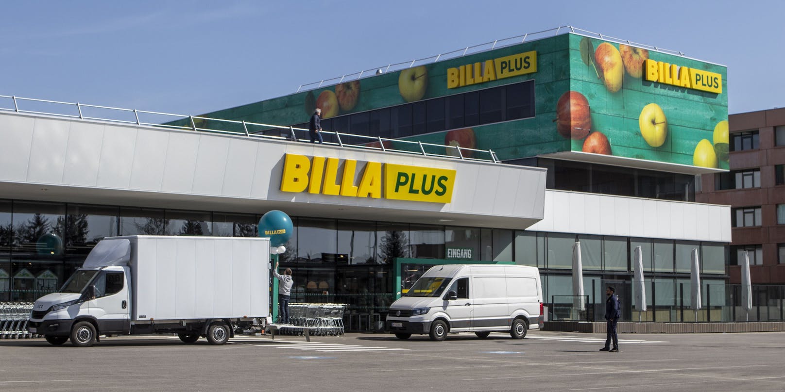 Blick auf neu gestalteten Billa Plus in der Sterngasse, Wien.