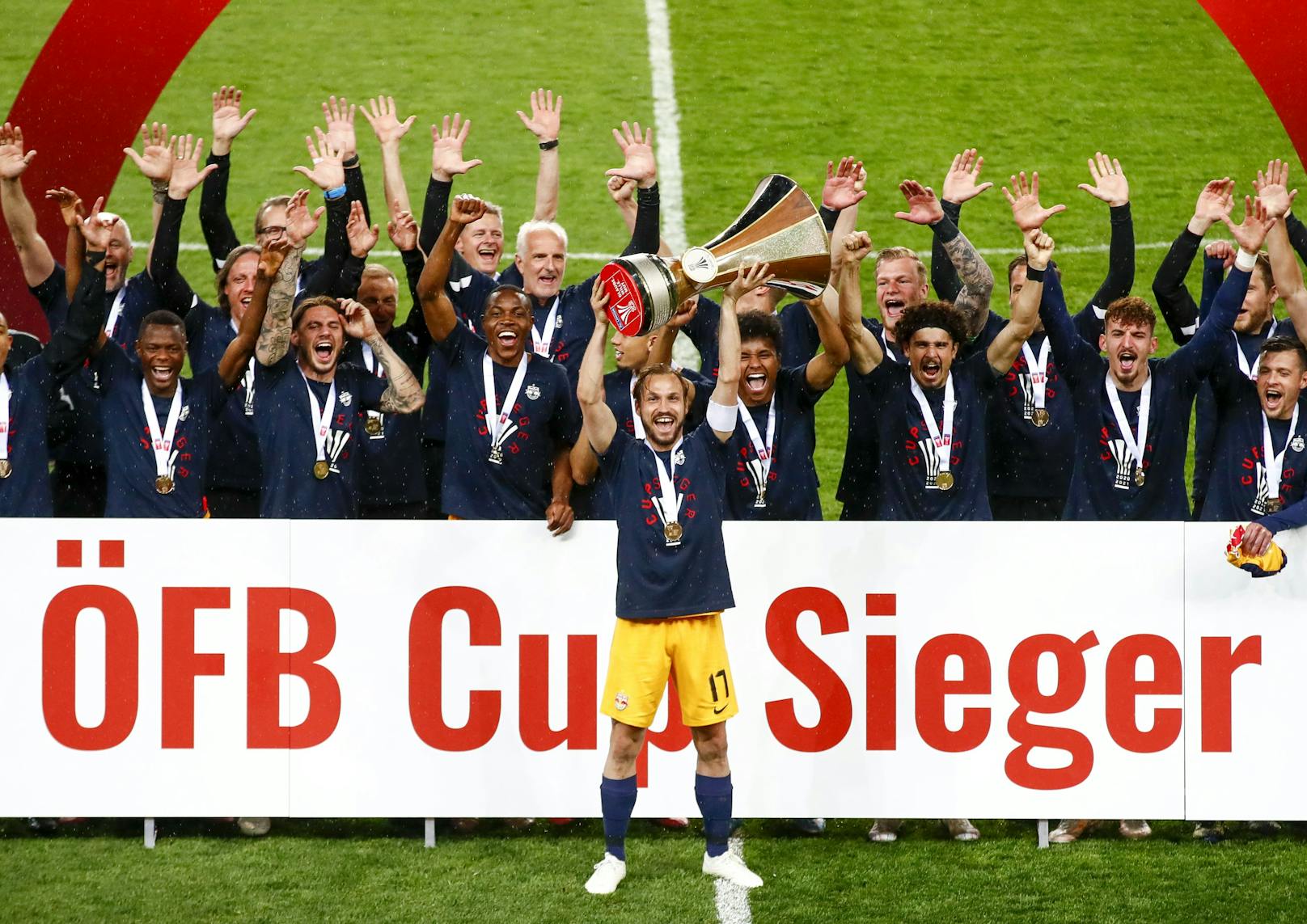 Salzburg feiert den dritten Cupsieg in Serie. 