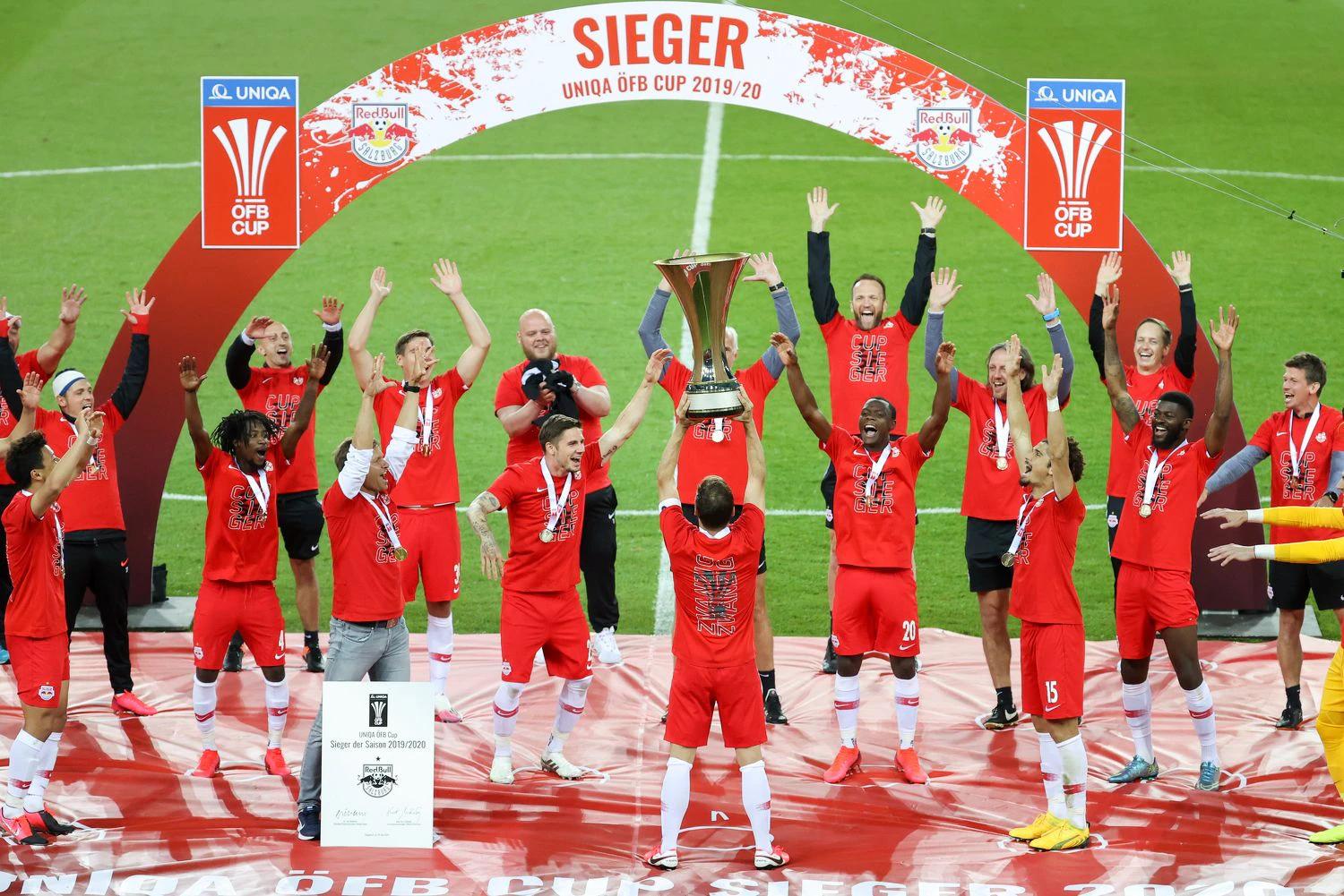 Red Bull Salzburg will die Trophäensammlung erweitern. 
