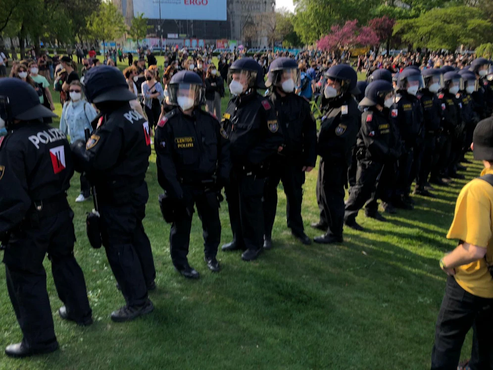 Die Polizei ging strikt gegen Kundgebungsteilnehmer vor.