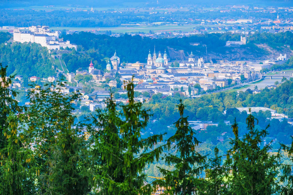 Blick auf Salzburg: Am Montag gegen 14 Uhr wurde die 30 Grad Marke geknackt.