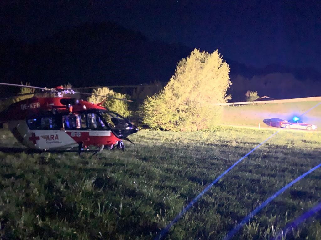 Für den Beifahrer kam jede Hilfe zu spät - er verstarb noch an der Unfallstelle.