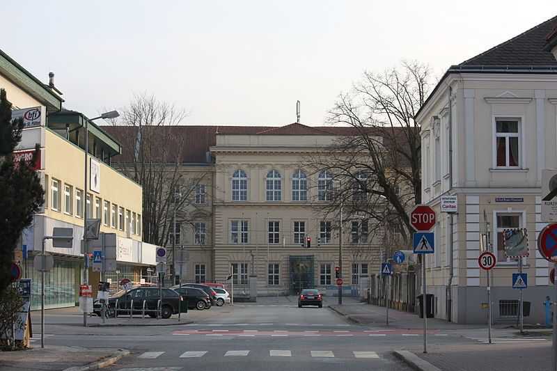 Der neue Standort ist am Schulring.