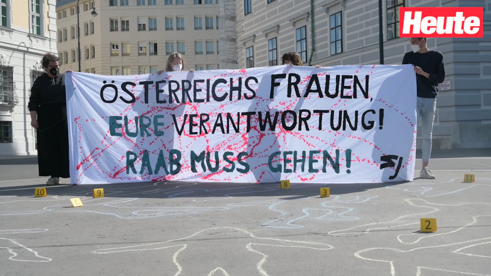 Die Sozialistische Jugend Österreich (SJÖ) fordert den Rücktritt von Frauenministerin Susanne Raab.