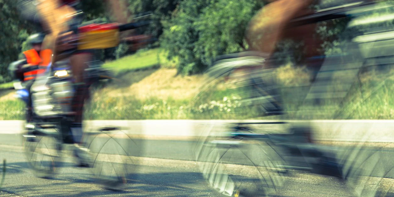 Die beiden Rennradfahrer wurden verletzt.