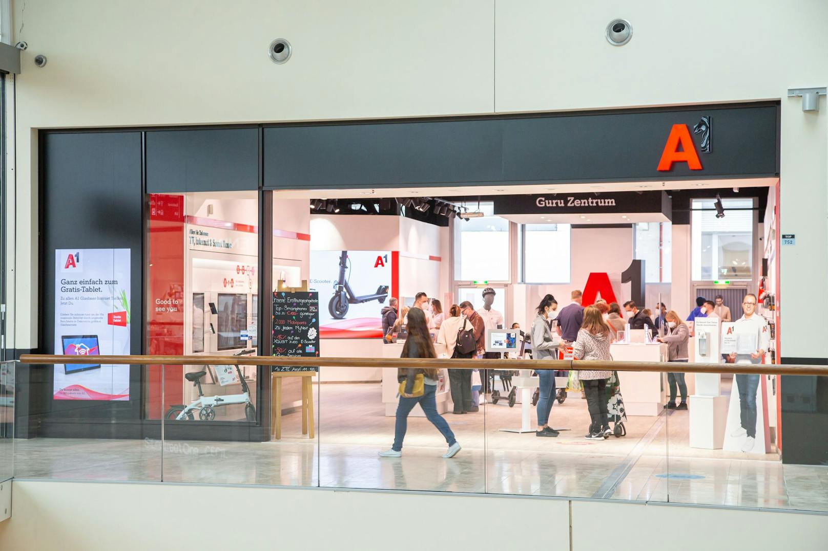 A1 eröffnet Österreichs größtes Guru Zentrum im neuen A1 Shop im Wiener Donau Zentrum.
