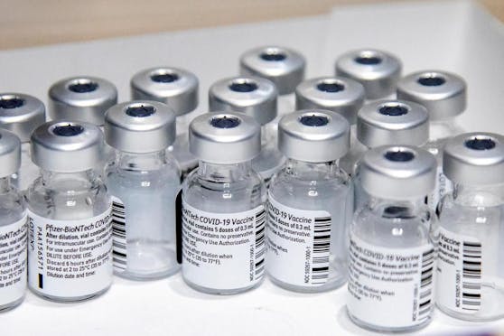 Pfizer-Impfdosen (Symbolbild)