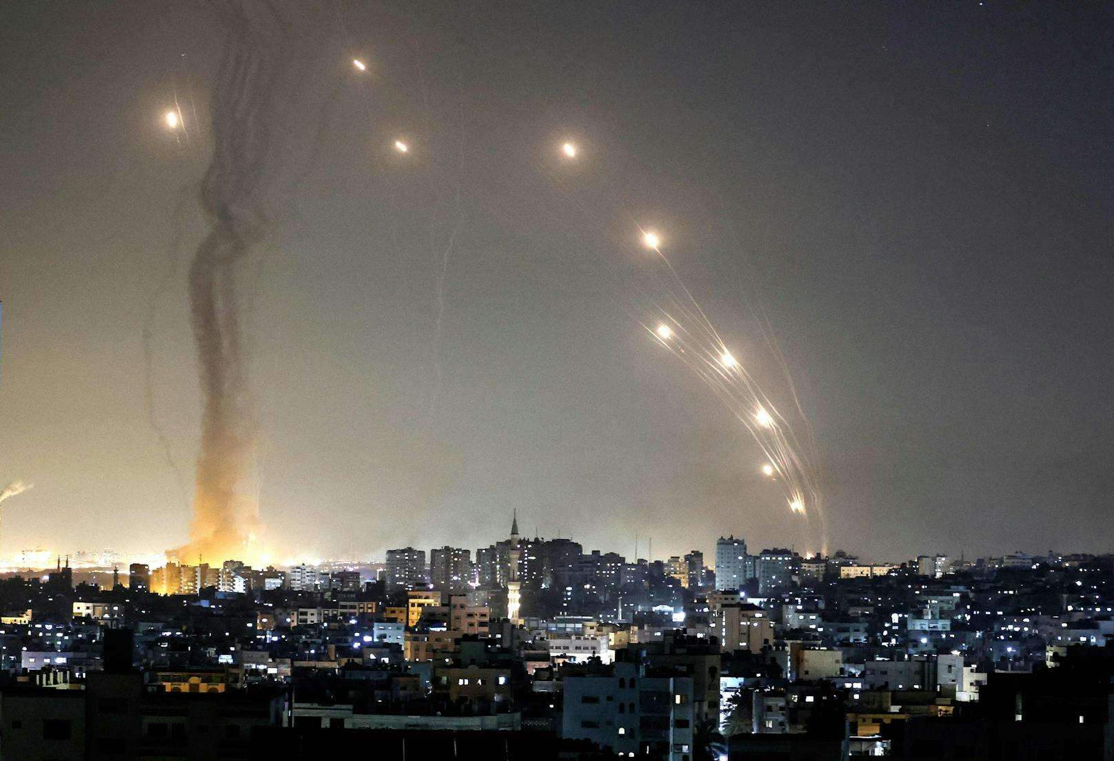 Israel wird seit Tagen mit Raketen aus dem Gazastreifen angegriffen. Mittlerweile hat auch die österreichische Bundesregierung ihre Solidarität mit Israel erklärt.&nbsp;