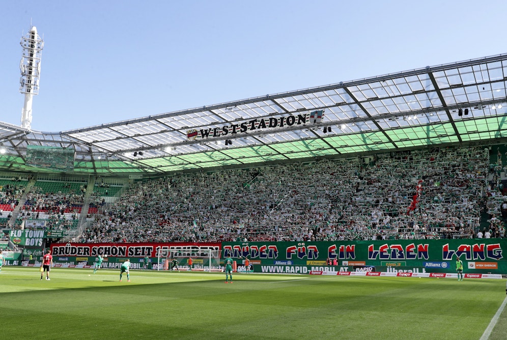 Die Stadien füllen sich langsam wieder.
