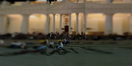 Am Karlsplatz wurde am Dienstag ausgelassen gefeiert.