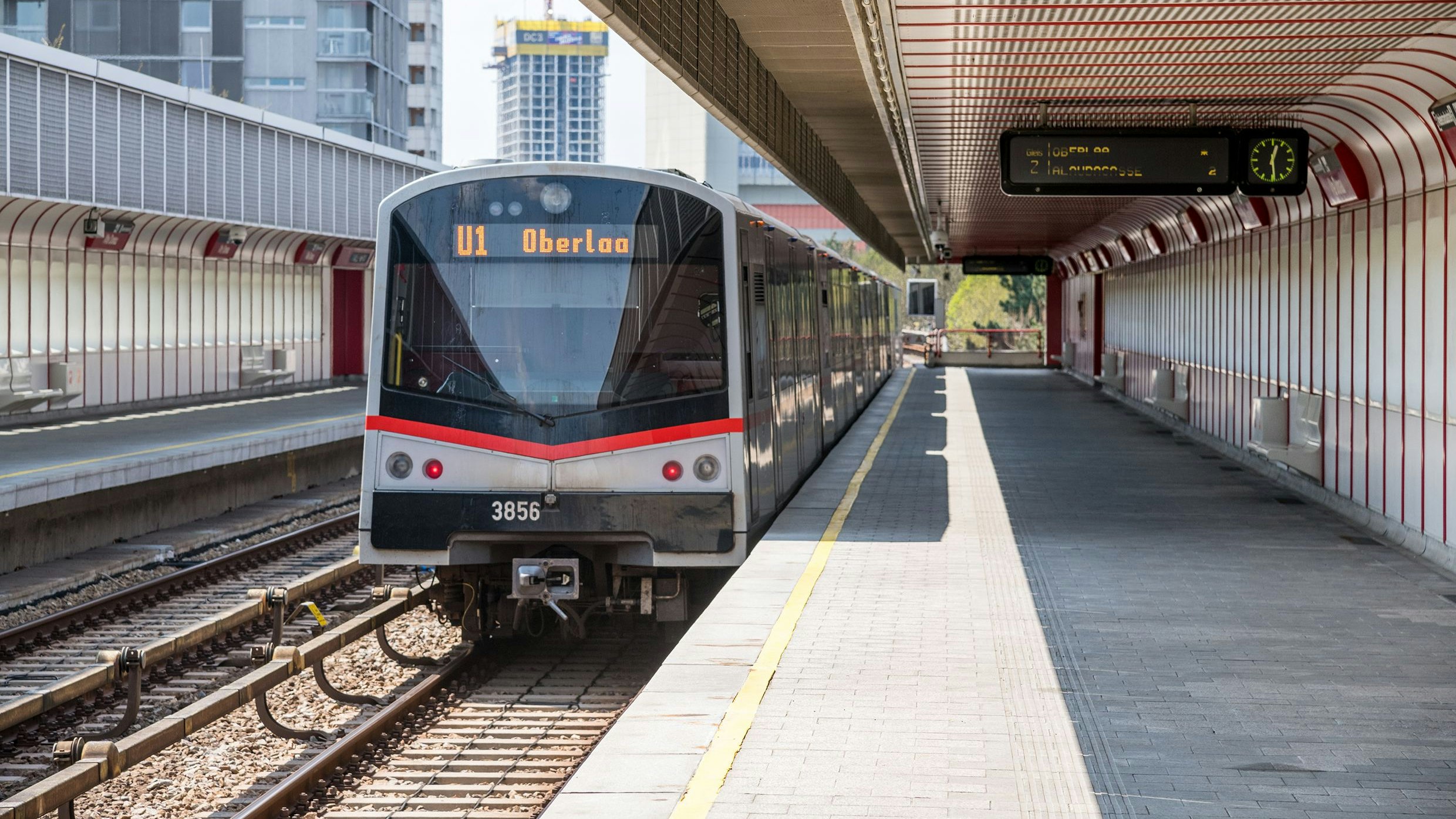 Die U1-Stationen Alte Donau und Kaisermühlen werden nach fast 40 Jahren modernisiert. Los geht es mit der Alten Donau, ab 17. Mai wird die Station durchfahren.