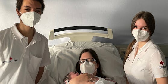 Zwei Sanitäter wurden in Simmering zu Geburtshelfern.