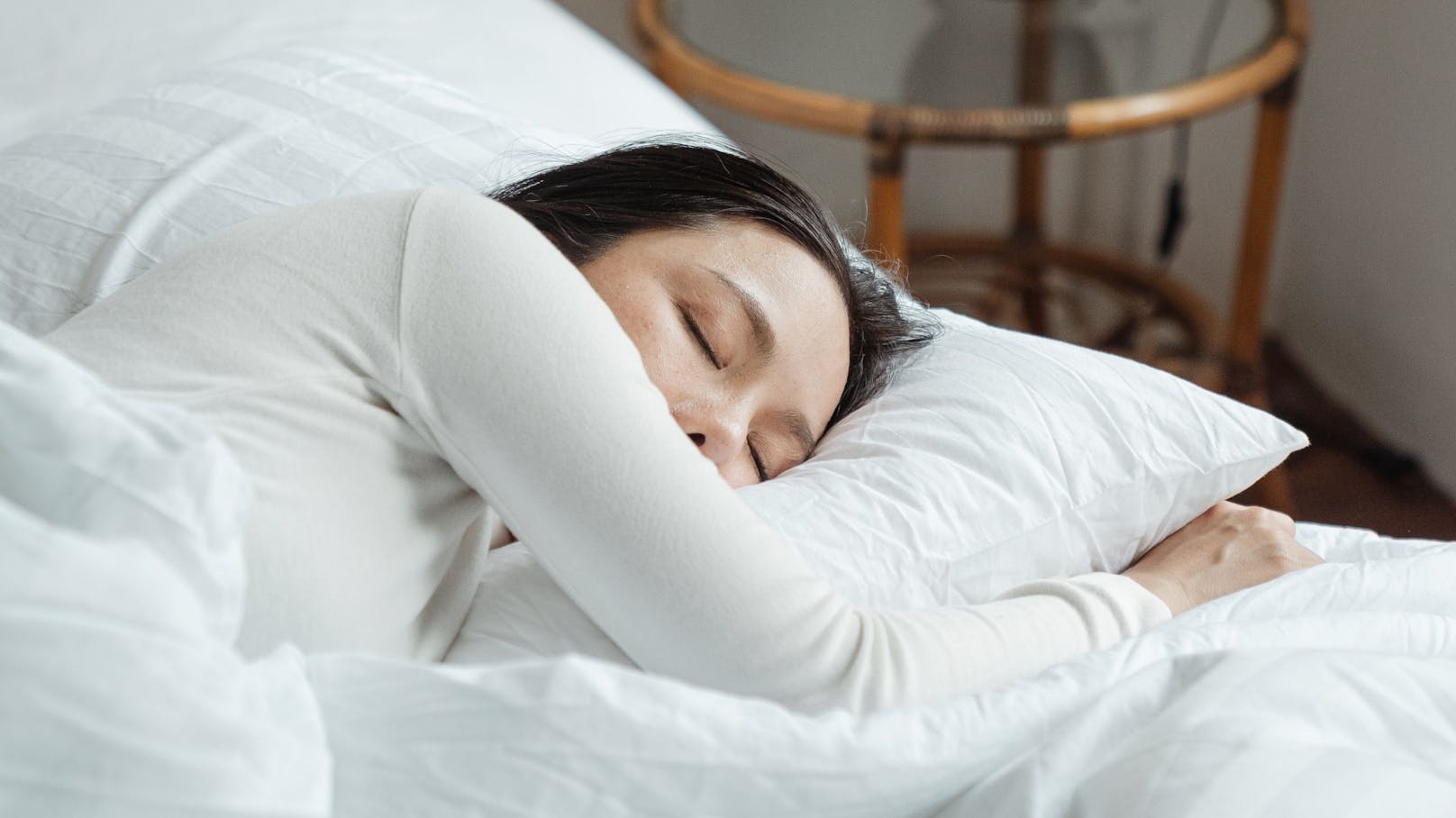 Gibt es einen Zusammenhang zwischen deinem Wohnort und deiner Schlafqualität? Eine Studie will das herausgefunden haben.