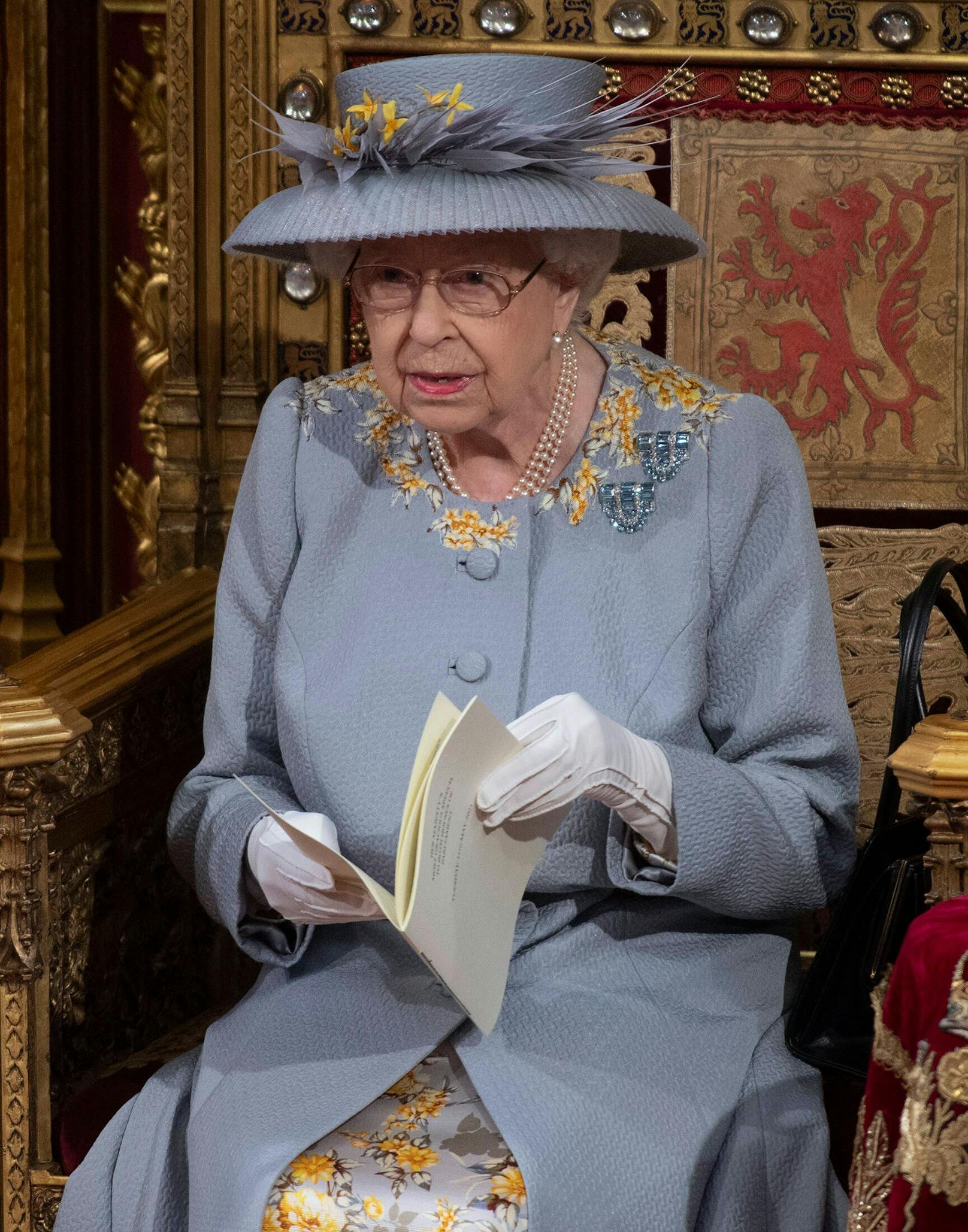 Queen Elizabeth II. hält eine Rede.
