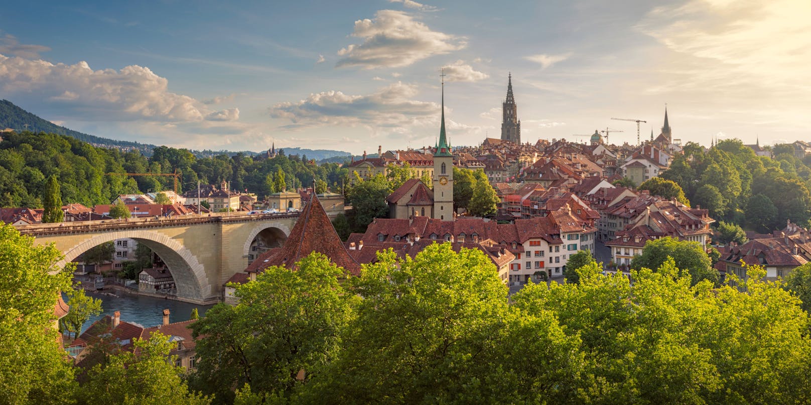 <strong>Platz 9: Bern!</strong>&nbsp;Die einzige Schweizer Stadt in der Internationalen Top 10 ist Bern. Bern hat mit 99.6 den zweithöchsten Wert im Bereich Umweltfaktoren und mit 97.3 ebenfalls den zweithöchsten Wert bei der geistigen Gesundheit.