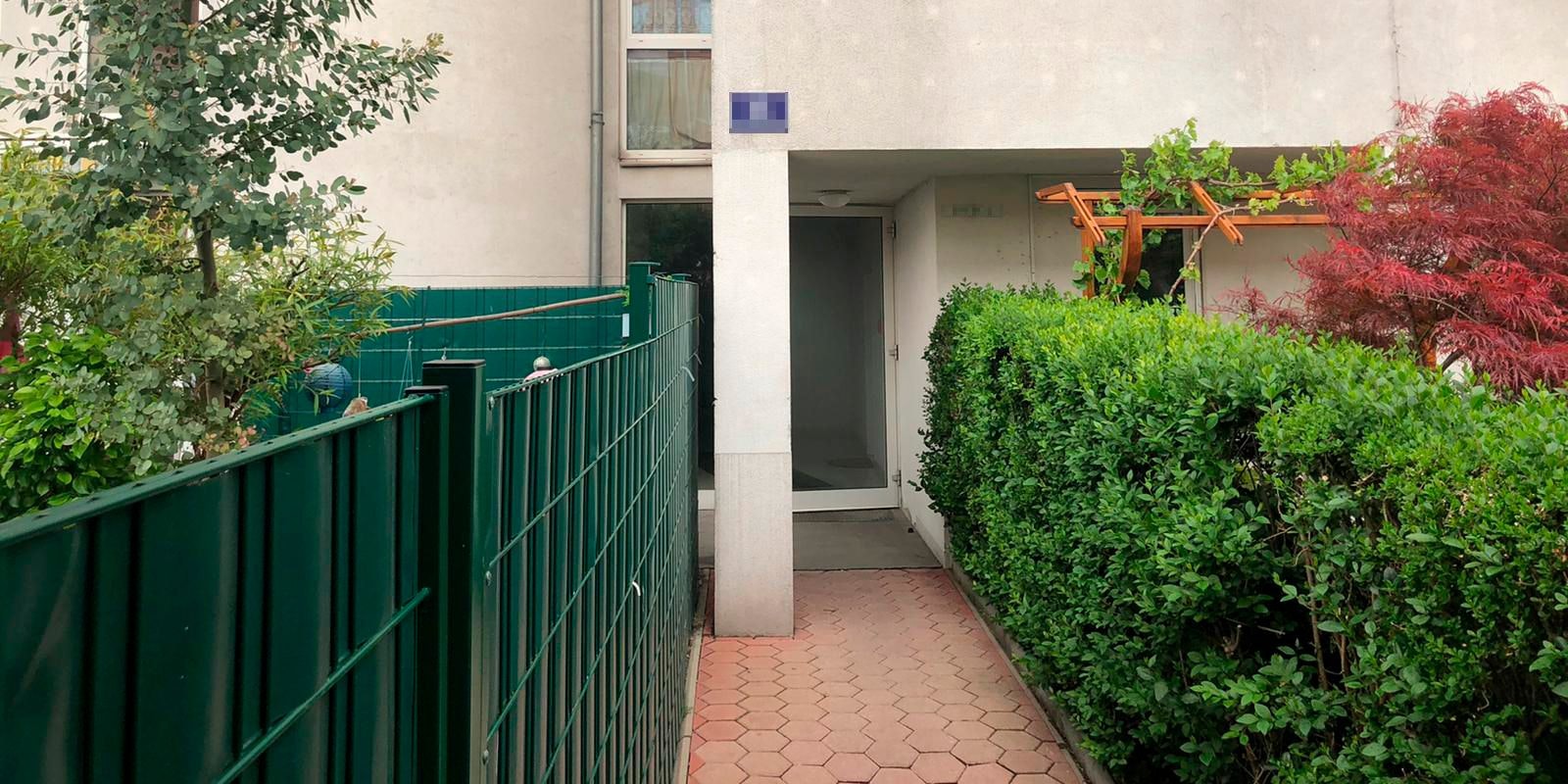 In einer Wohnung in diesem Mehrparteienhaus in Wien-Simmering wurde die Leiche der Frau entdeckt.