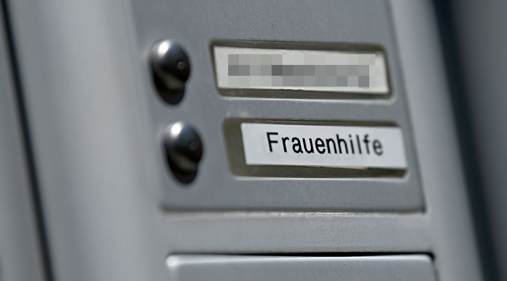 Die FPÖ fordert endlich Gewaltschutz und niederschwellige Hilfe für Frauen. Der 25. Mord am Mittwoch in Österreich schockiert.