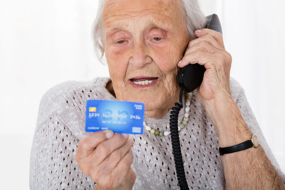 73-Jährige rief Bank an, war halbe Stunde in Warteschleife und fuhr dann wütend in die Filiale.&nbsp;