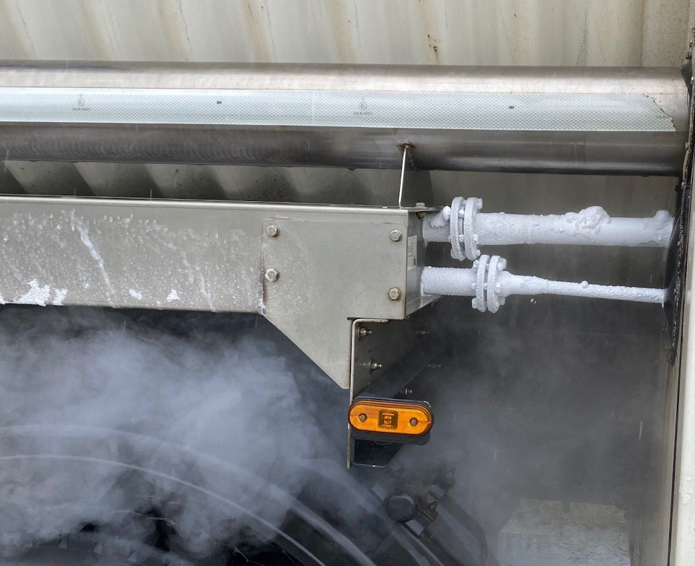 Die Polizeibeamten mussten dem Lkw nachfahren.