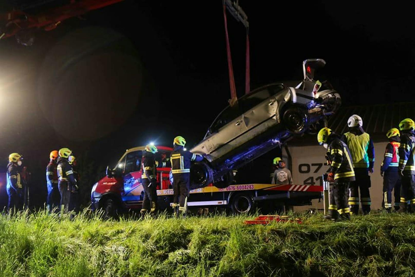 Großeinsatz in OÖ: Ein schwerer Verkehrsunfall mit mehreren Fahrzeugen forderte am 13. Mai 2021 sieben Verletzte.