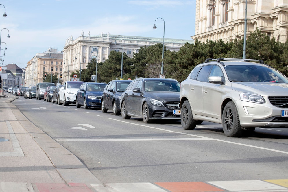Aufgrund der zu erwartenden Straßensperren drohen zeitweilige Verkehrsbehinderungen bzw. Staus.