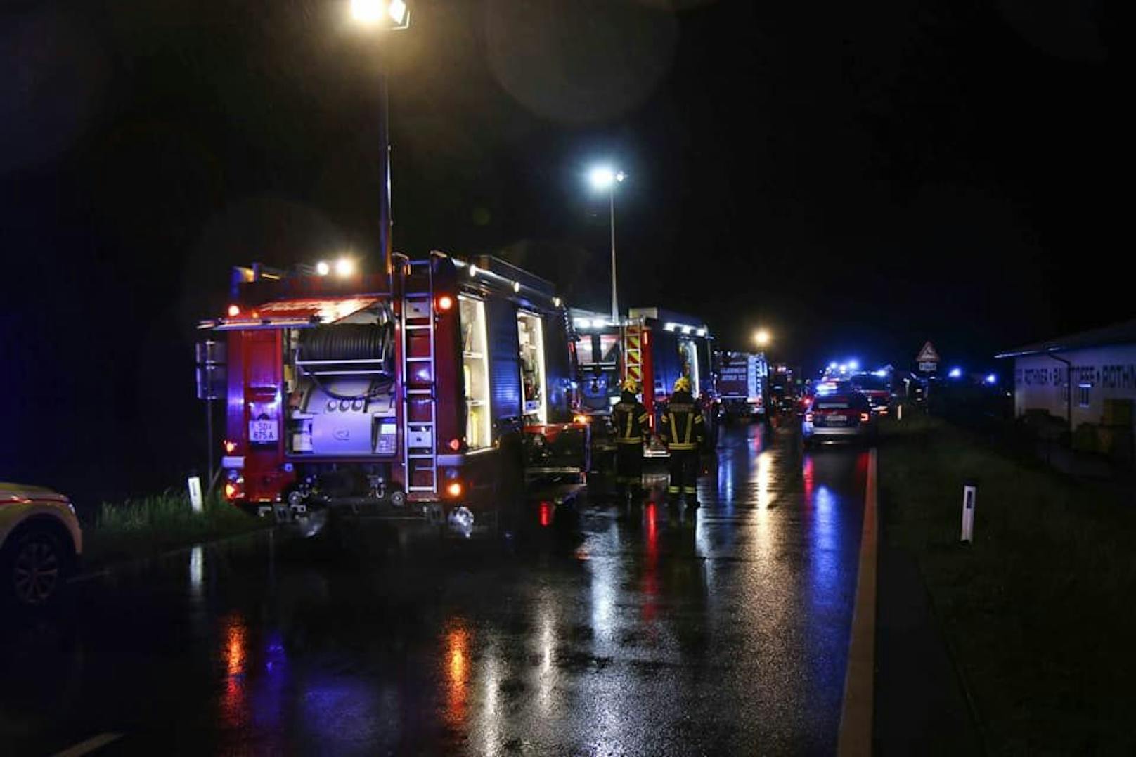 Großeinsatz in OÖ: Ein schwerer Verkehrsunfall mit mehreren Fahrzeugen forderte am 13. Mai 2021 sieben Verletzte.