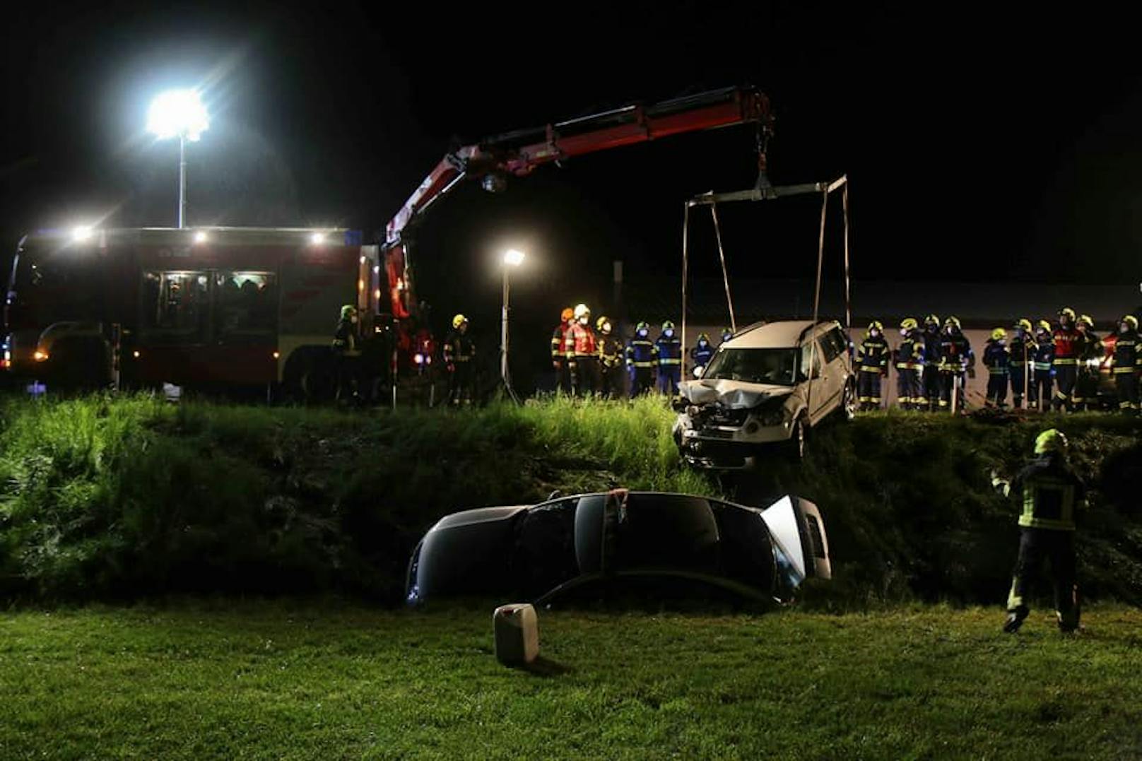 Großeinsatz in OÖ: Ein schwerer Verkehrsunfall mit mehreren Fahrzeugen forderte am 13. Mai 2021 sieben Verletzte.