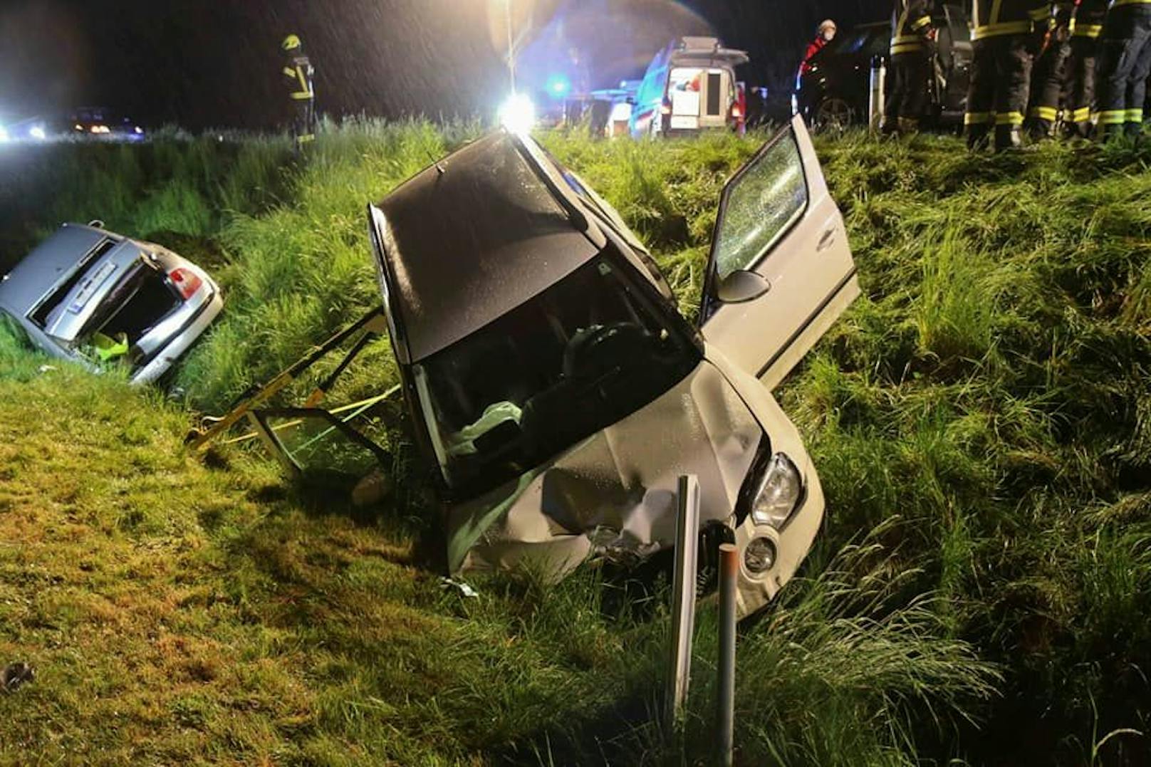 Großeinsatz in OÖ: Ein schwerer Verkehrsunfall mit mehreren Fahrzeugen forderte am 13. Mai 2021 sieben Verletzte.