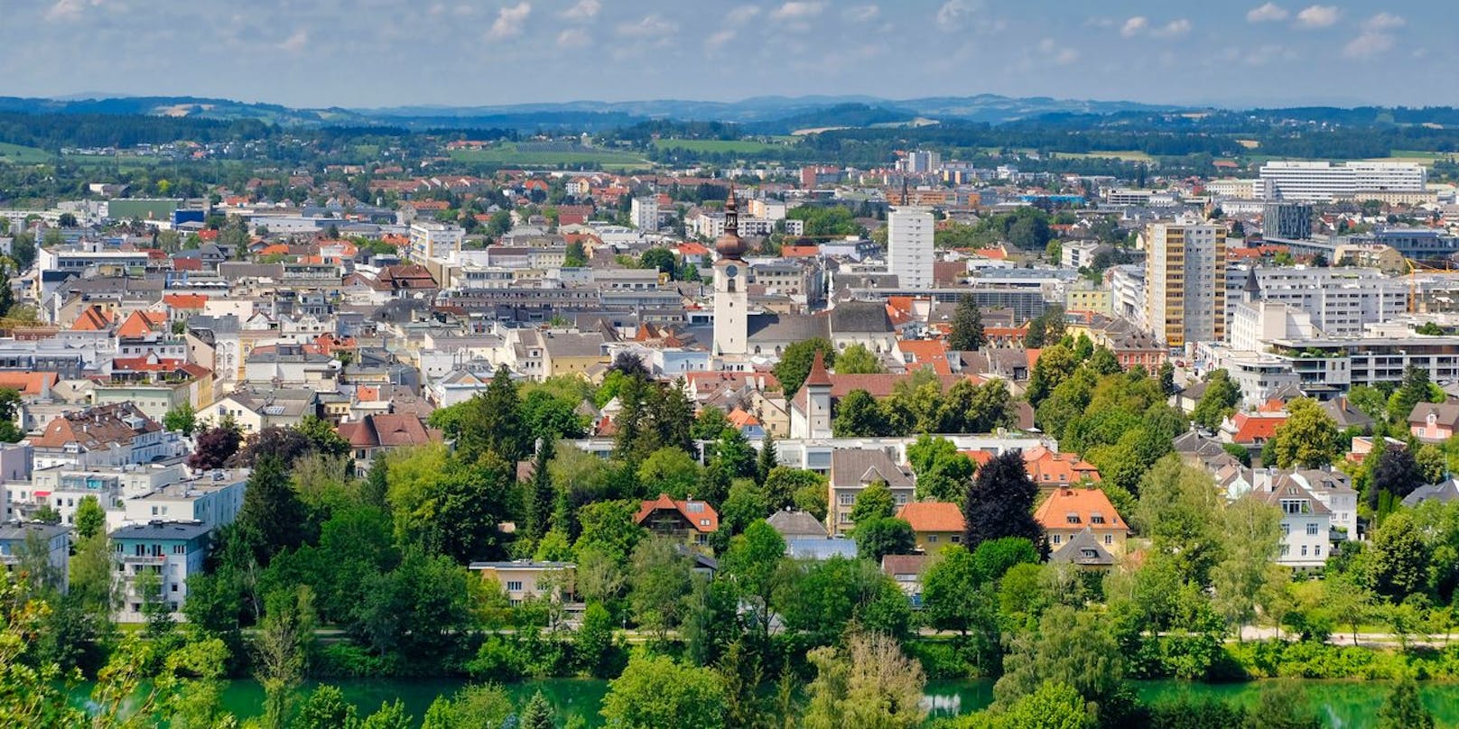 Den höchsten Ausländer-Anteil hatte mit 28 Prozent der Bezirk Wels (Stadt)