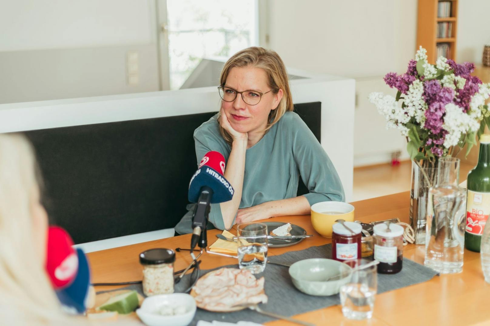 Beim Ö3-"Frühstück" mit Claudia Stöckl gewährte Umweltministerin Leonore Gewessler private Einblicke