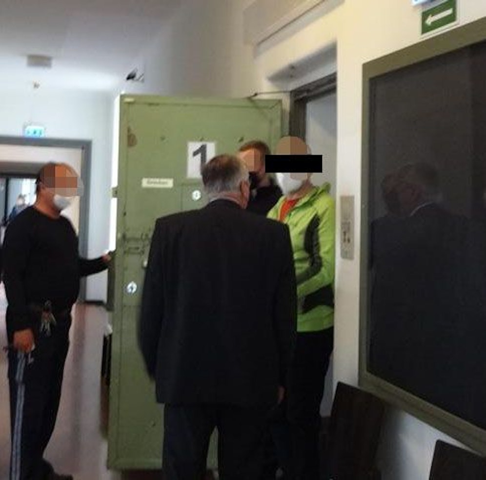 Der Angeklagte (grüne Jacke)&nbsp;