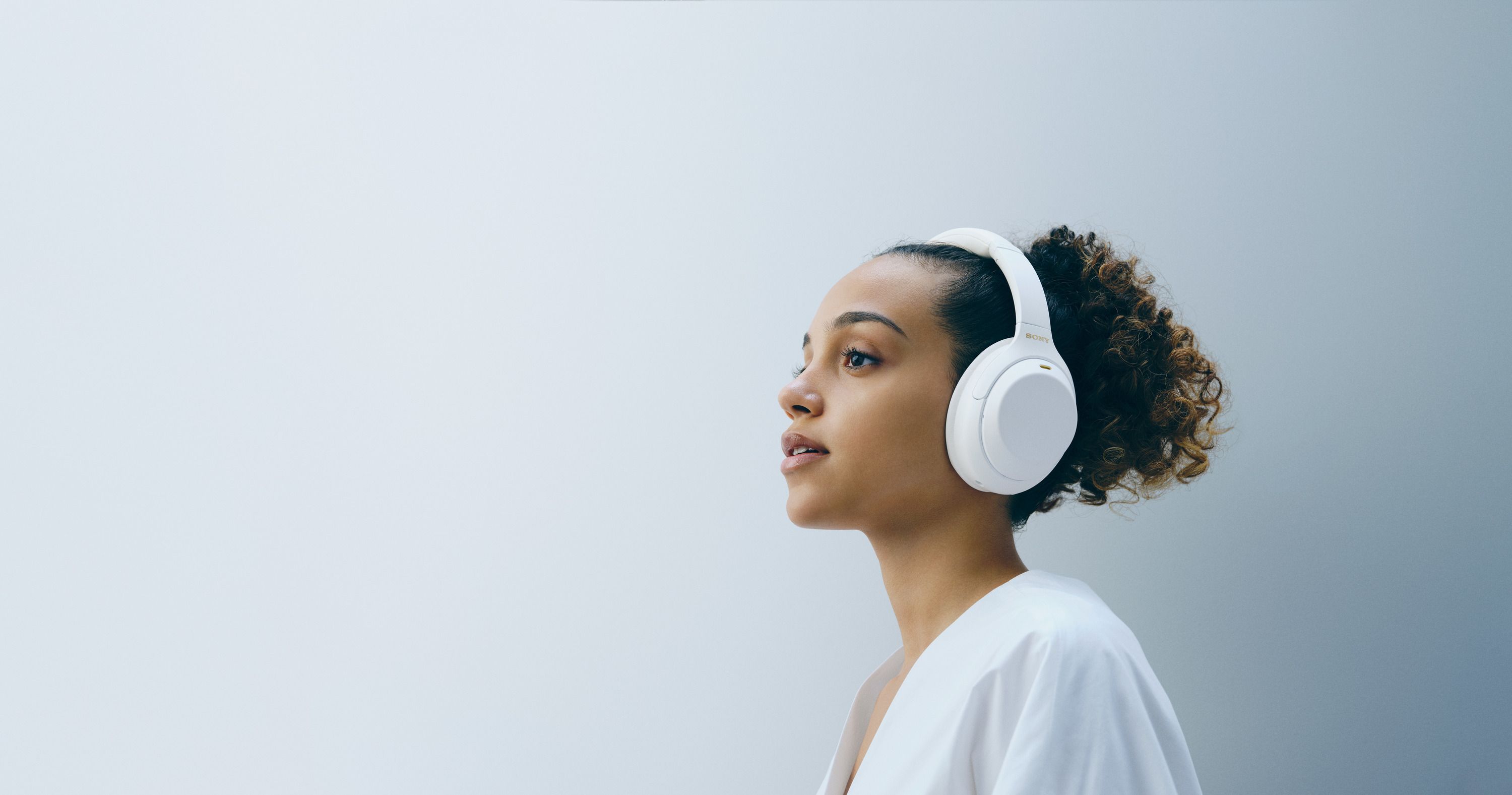 Noise Cancelling-Kopfhörer WH-1000XM4 von Sony in limitierter Silent White Edition ab sofort in Österreich verfügbar